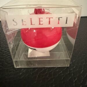 Glass Christmas Ball Pantone Universe 18-2120
Ornament Pink white